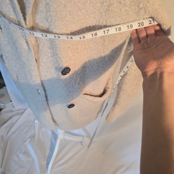 H&M Size Large Sweater - Picture 2 of 5